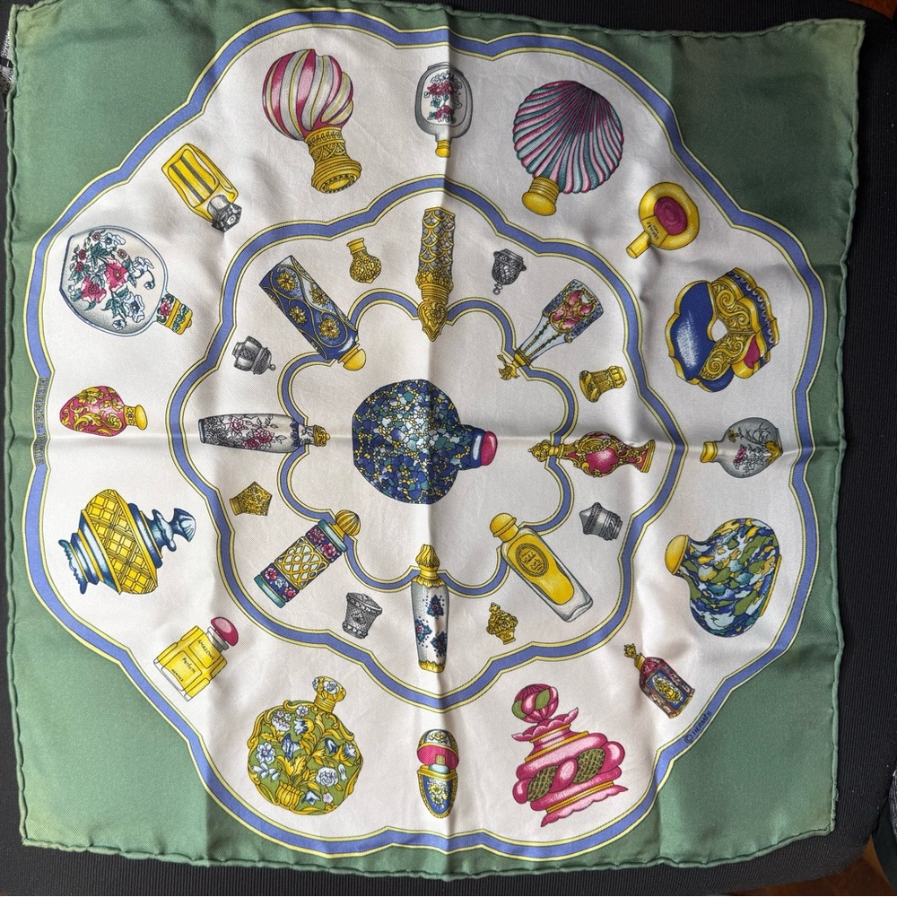 Hermès Qu importe le flacon Gavroche Petit Carré Silk Scarf NWOT